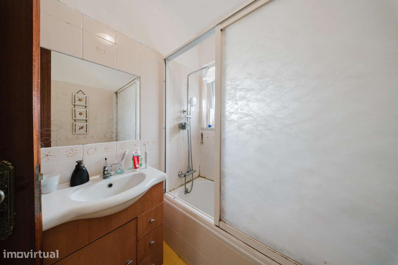 Moradia Independente em Caneças, Odivelas - T3+5-23