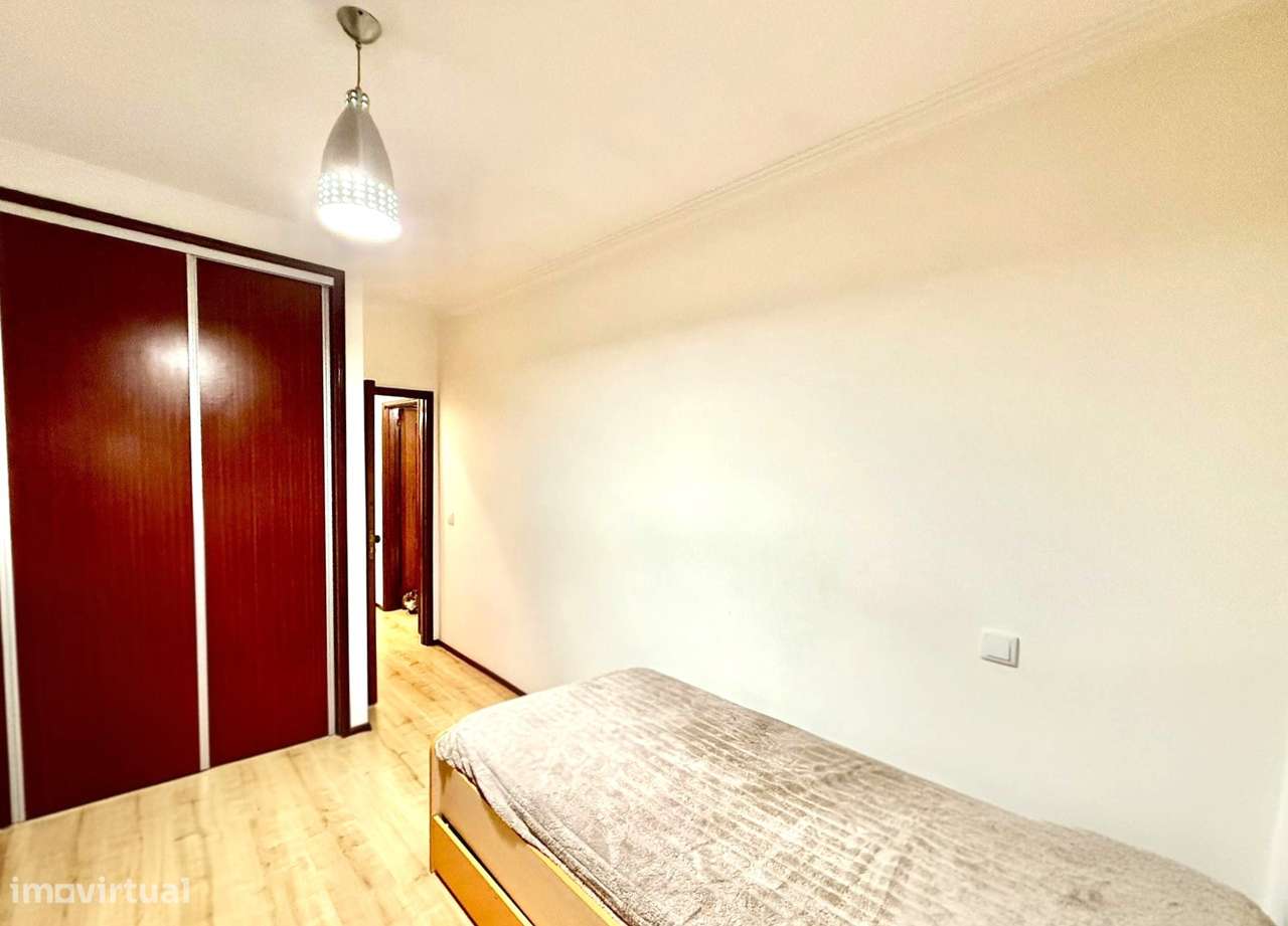 Apartamento T2 no Centro de Ovar com garagem-13