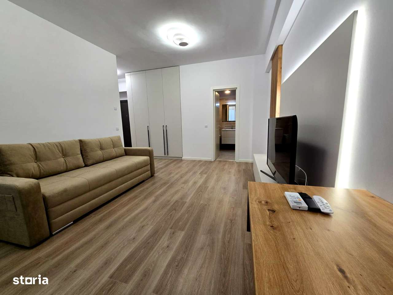 Ap 1 camera + parcare Conest , Dacia , prima inchiriere - Imagine principală: 3/14