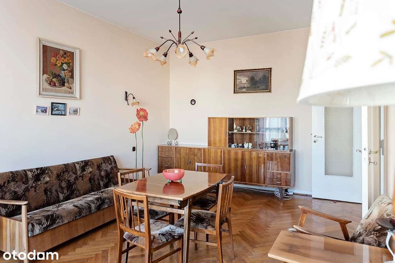 4 pokoje; 99 m² w sercu Łodzi – kamienica z CO; balkon; 3,2m wysokości-4