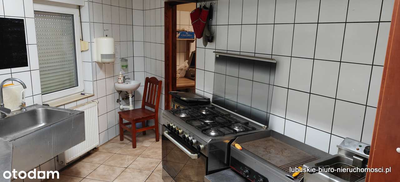 Trzy mieszkania oraz restauracja-6