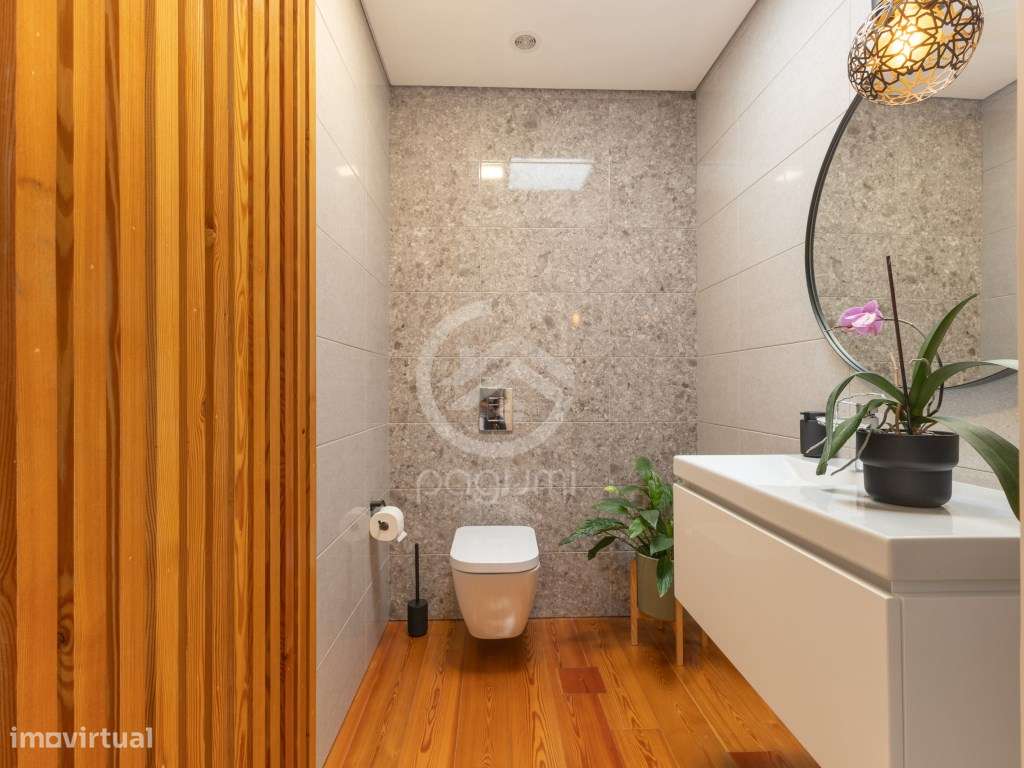 Moradia Contemporânea | 1.470 m² | A 1 Minuto da A4-36