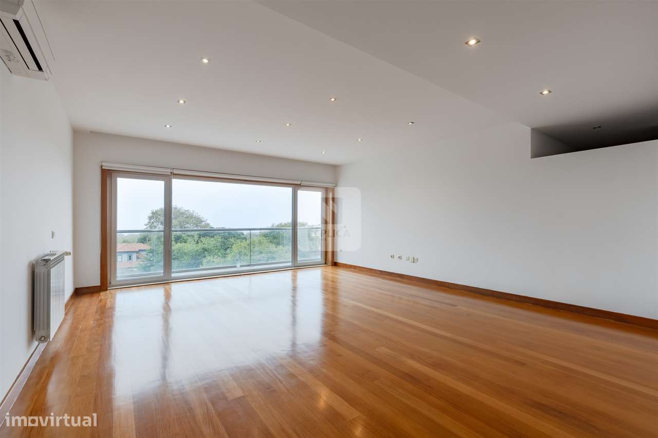 Apartamento T3 com Varanda e Vista de Mar em Arcozelo - Grande imagem: 4/25