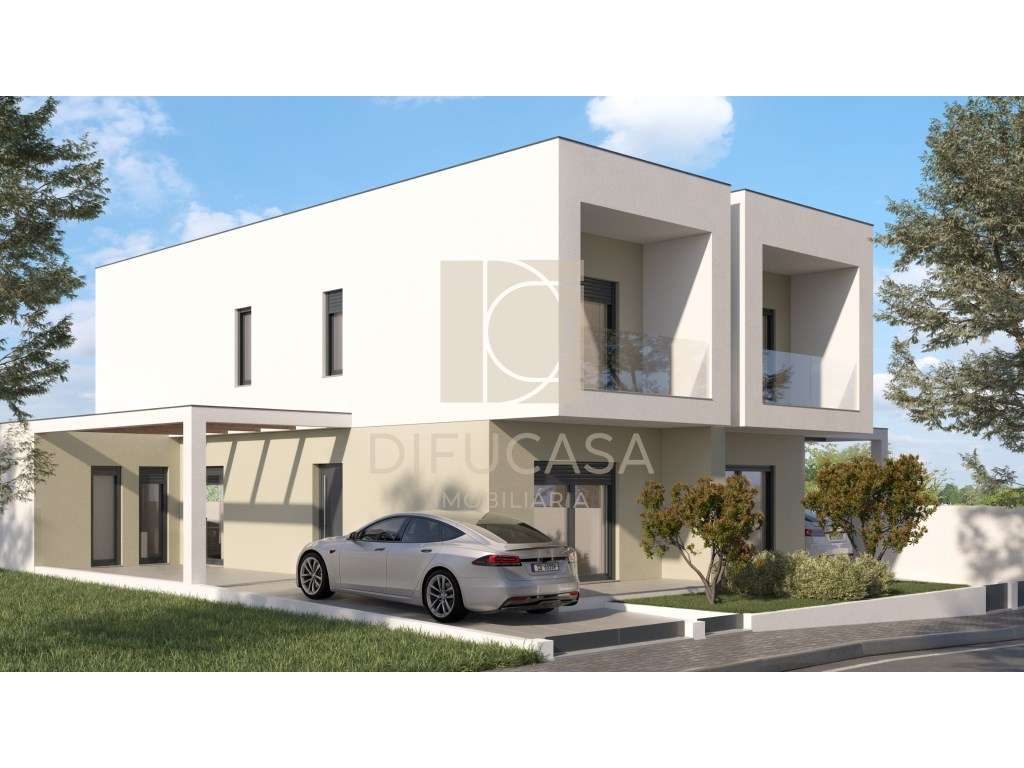 R268 Moradia Duplex - Localizada no centro de Fernão Ferro-3