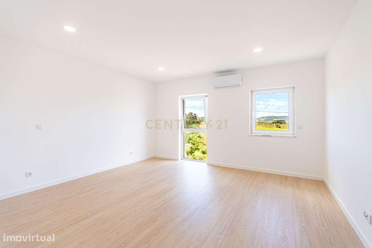 Moradia de charme totalmente renovada com vista aberta sobre vinhas e-24