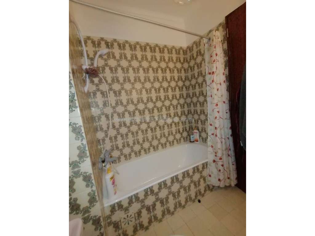 Apartamento T2 em Sesimbra com vista mar e para o castelo-14