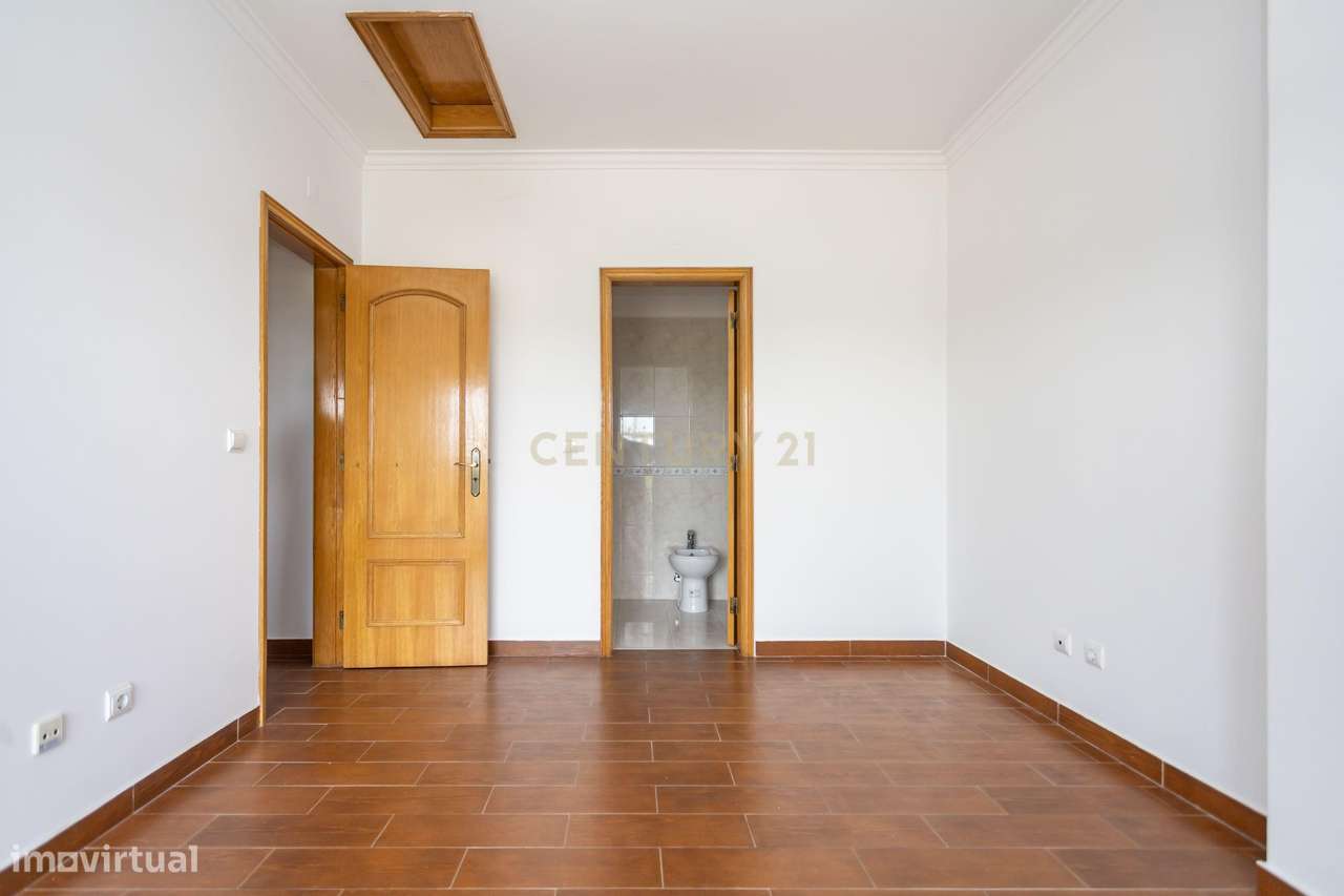 Moradia de 6 assoalhadas em lote de 500 m2-32