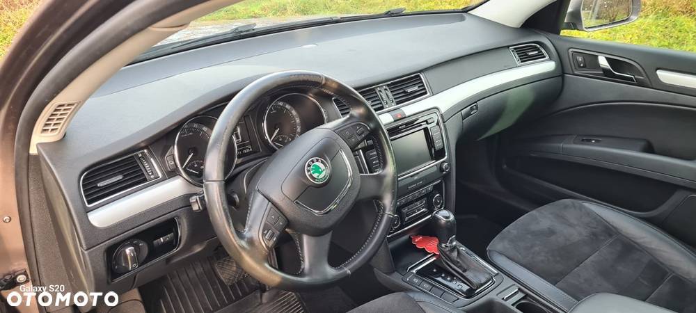 Skoda Superb 2.0 TDI Elegance DSG - 5