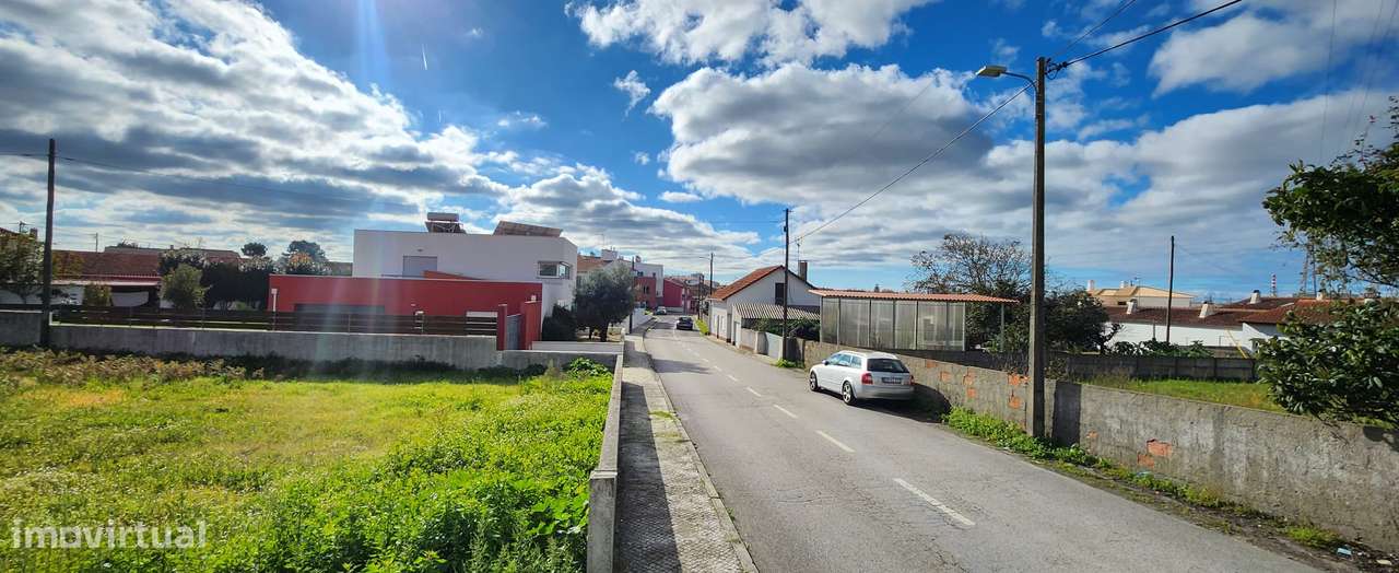 Extenso terreno urbano em Casal Galego - Marinha Grande-8