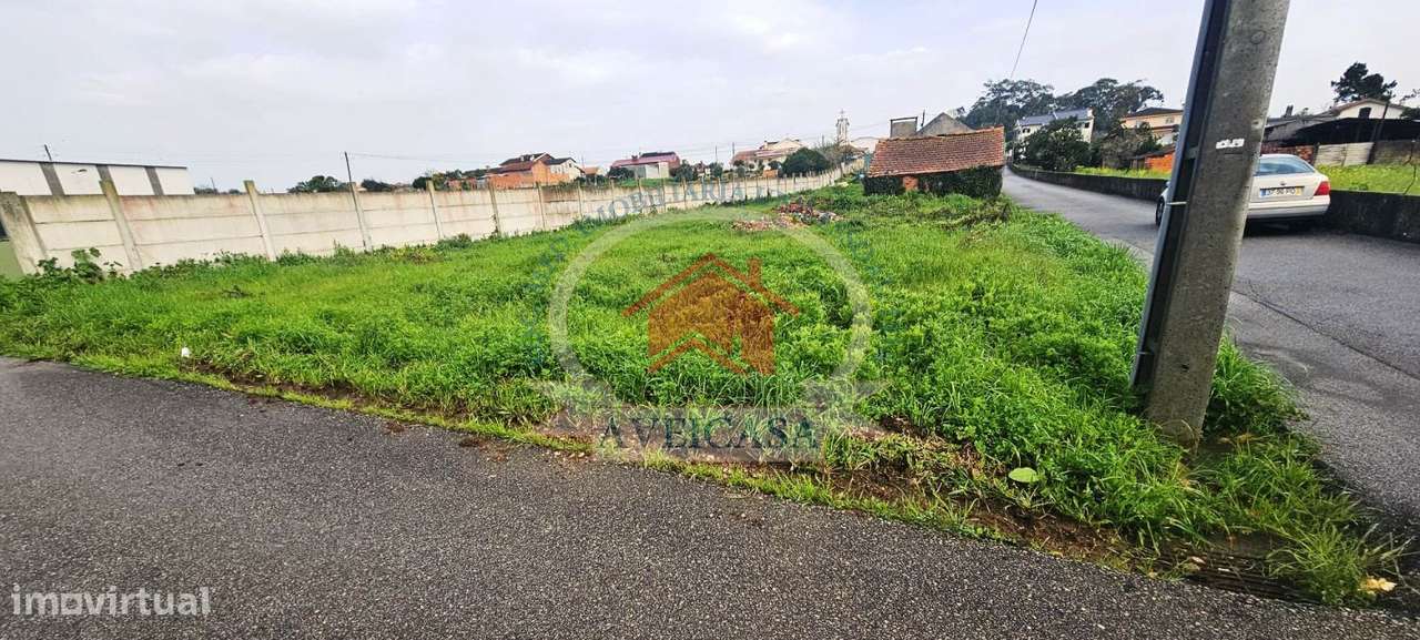 Terreno de gaveto para construção de moradia - Grande imagem: 2/3