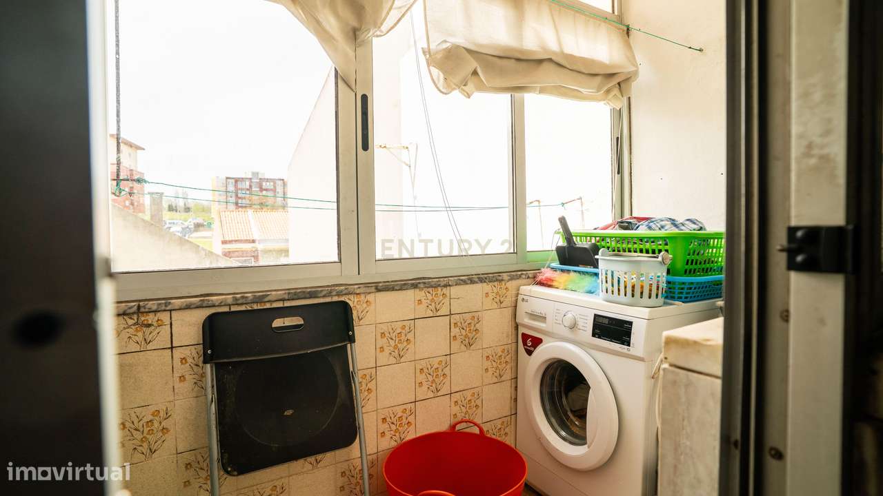 Apartamento T3 com varanda, ar condicionado e sótão de uso exclusivo n - Grande imagem: 4/23