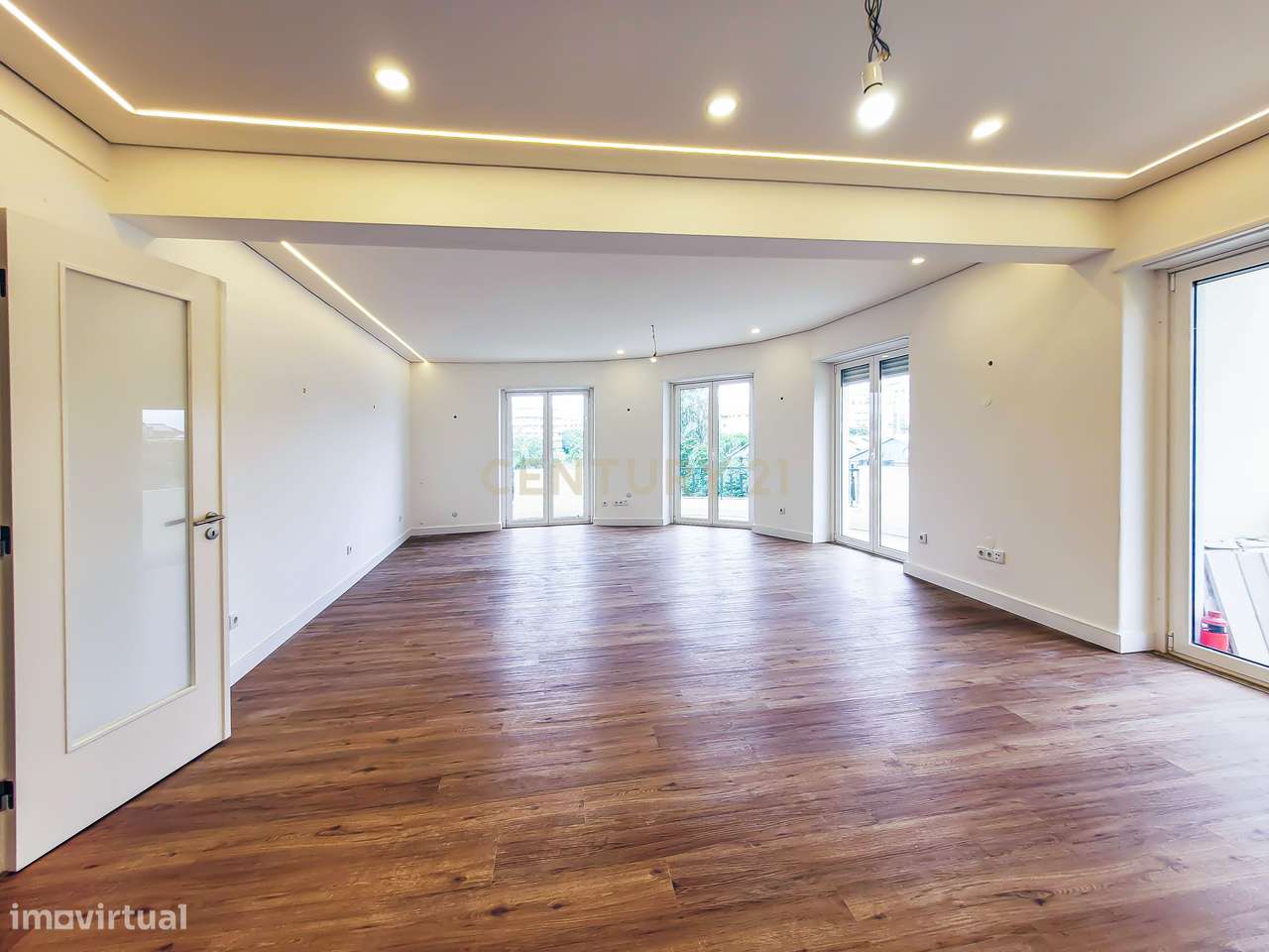 Excelente T4 para arrendar totalmente remodelado mesmo no centro de Li - Grande imagem: 3/29