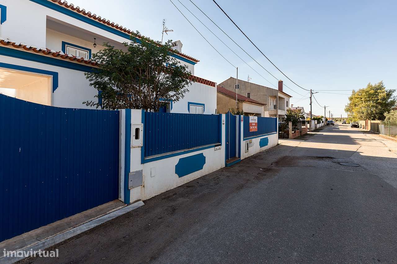 Moradia Isolada T4+2 com 245 m2 em Lote com 961 m2 na Aldeia de Nora,-30