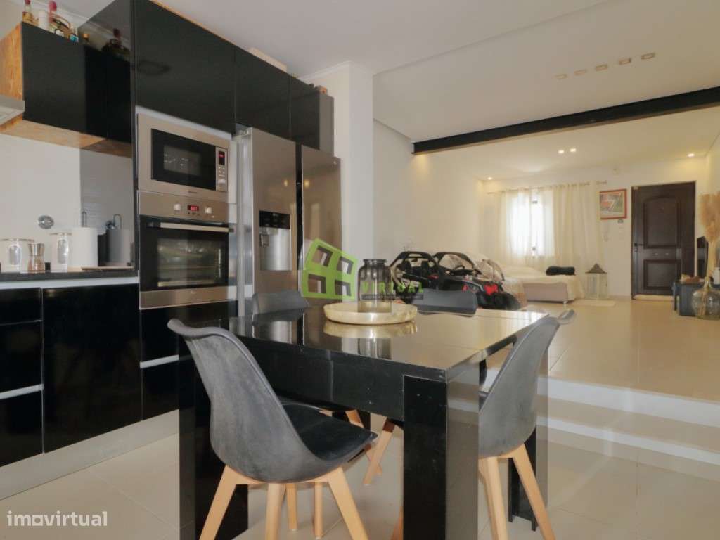 Moradia T2 Isolada com Anexo T1 - Fernão Ferro, Redondos-4