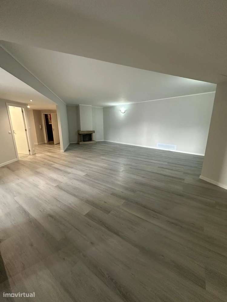Apartamento Renovado com Garagem e Elevador – Centro Urbano de Braga - Grande imagem: 5/14
