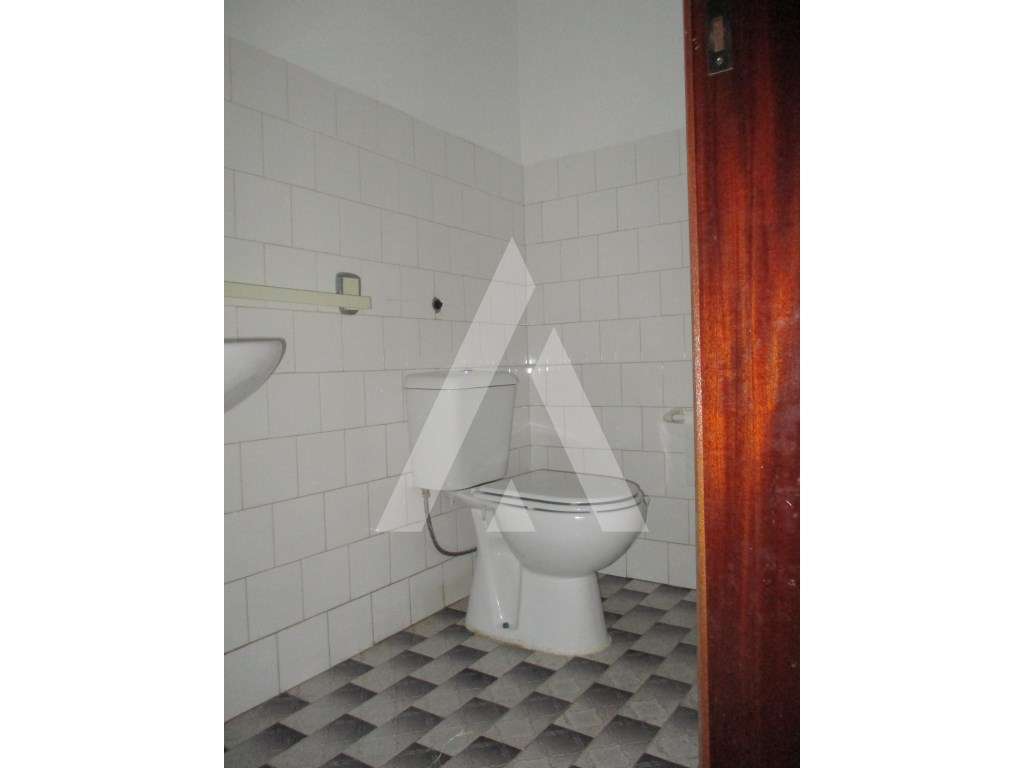 Loja no centro de Oliveira do Bairro - Grande imagem: 5/7