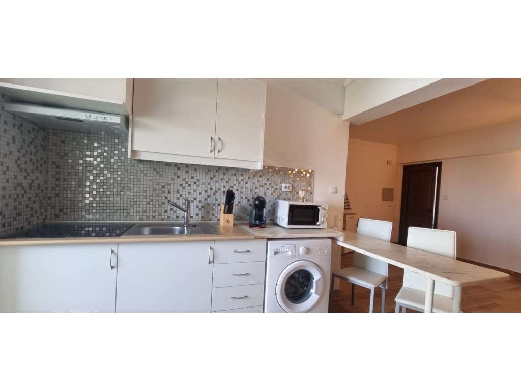 Apartamento T1 remodelado na Praia da Rocha, Portimão-6