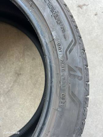 vând 2 anvelope 285/40/21 bridgestone de vară la 6,5mm - 7