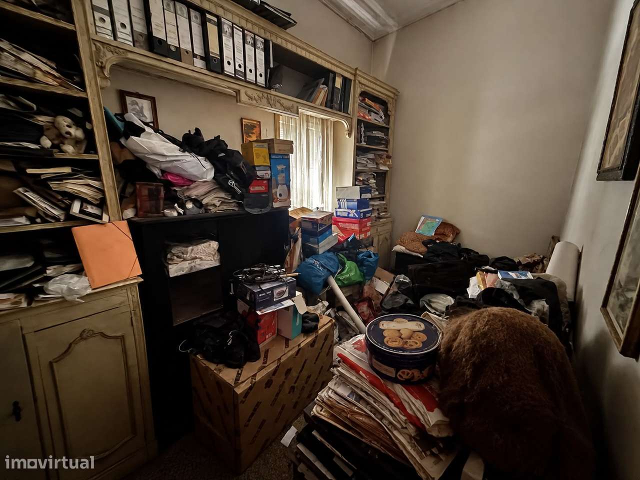 Prédio | 23 Divisões | Garagem 2 Carros | Quintal 90m2 | Rio Tinto-16