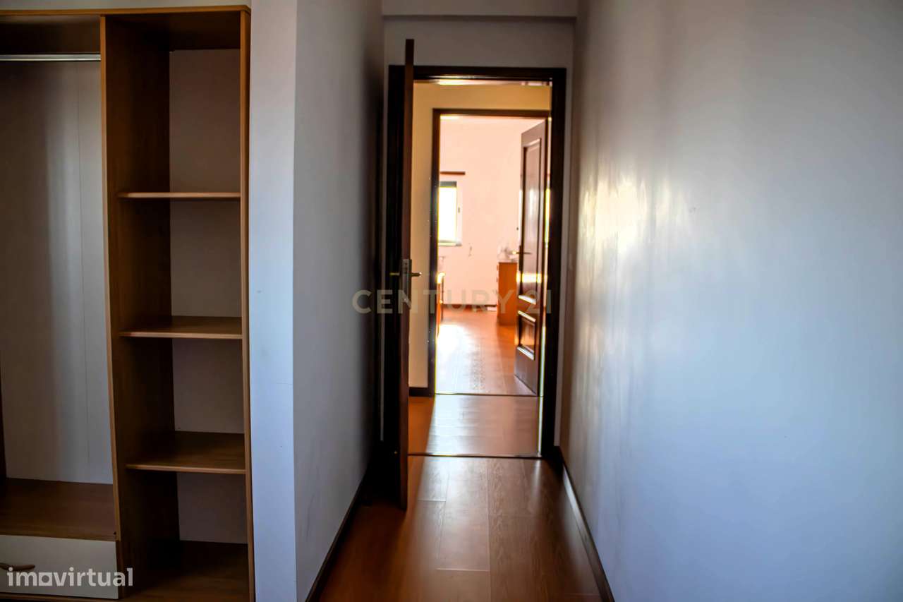 Moradia moderna | 3 pisos | Vila Nova Foz Côa-44