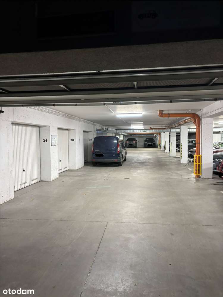 Garaż  na ulicy Emilii Plater