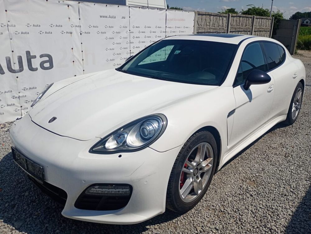Porsche Panamera 4S PDK 2011