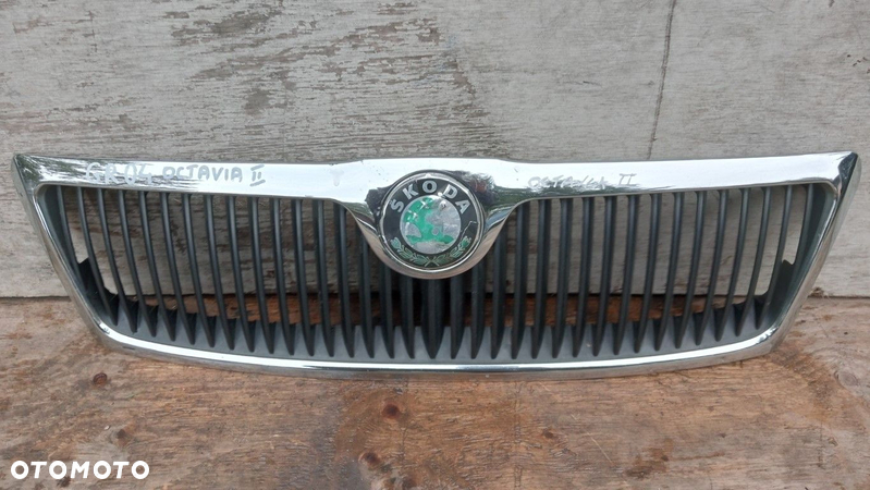 SKODA OCTAVIA II  ATRAPA GRILL CHROM - 1