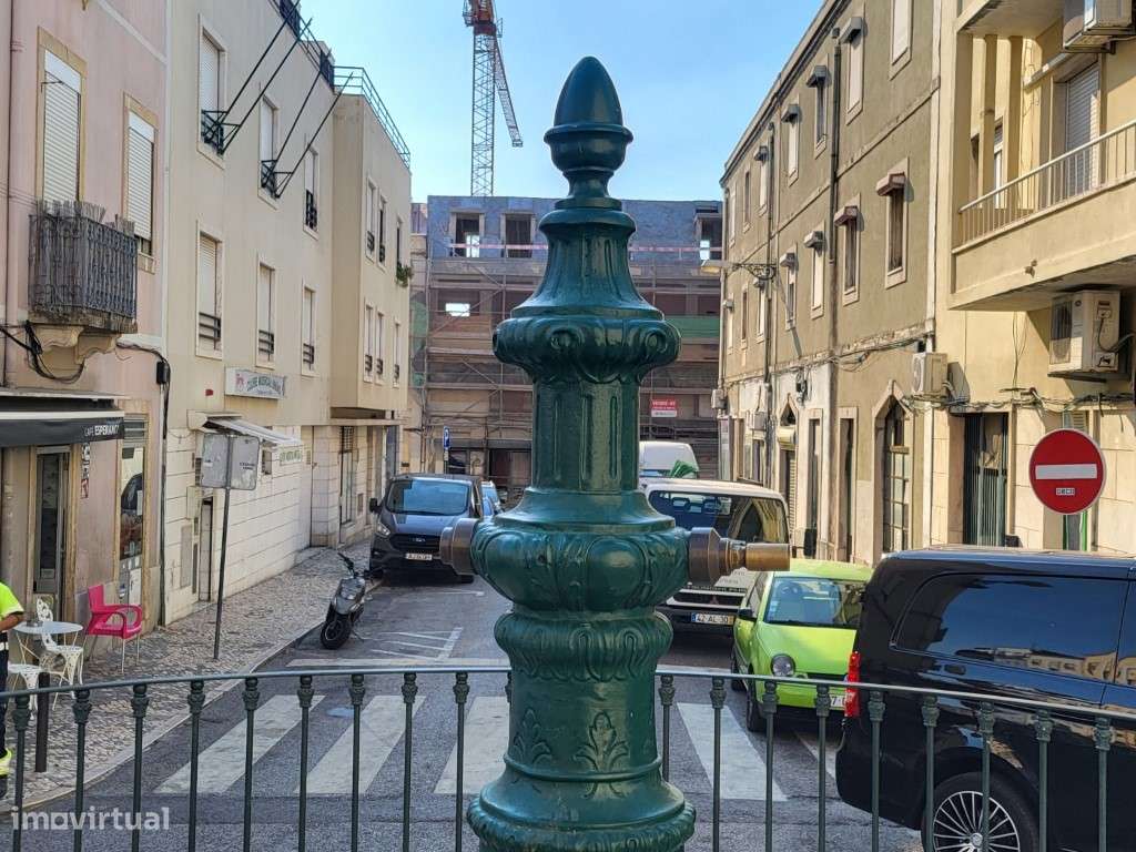 Apartamento com vista num condomínio com Jardim e piscina Arroios-26