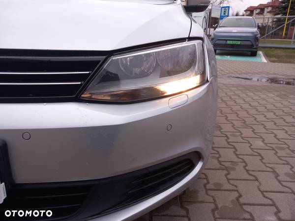 Volkswagen Jetta 1.6 TDI Trendline - 27