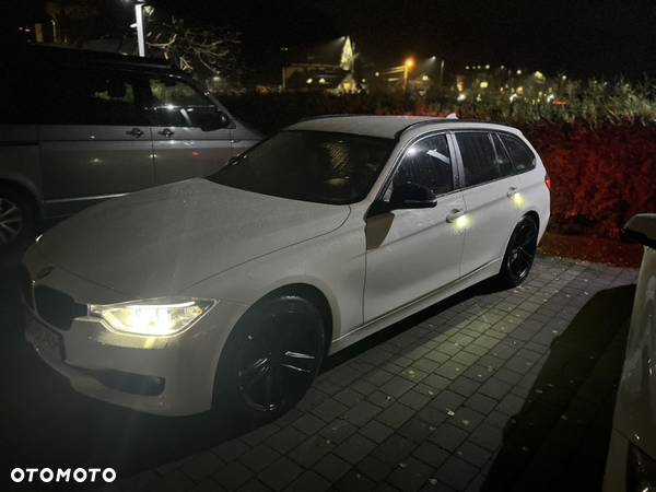 BMW Seria 3 318d xDrive Touring - 5