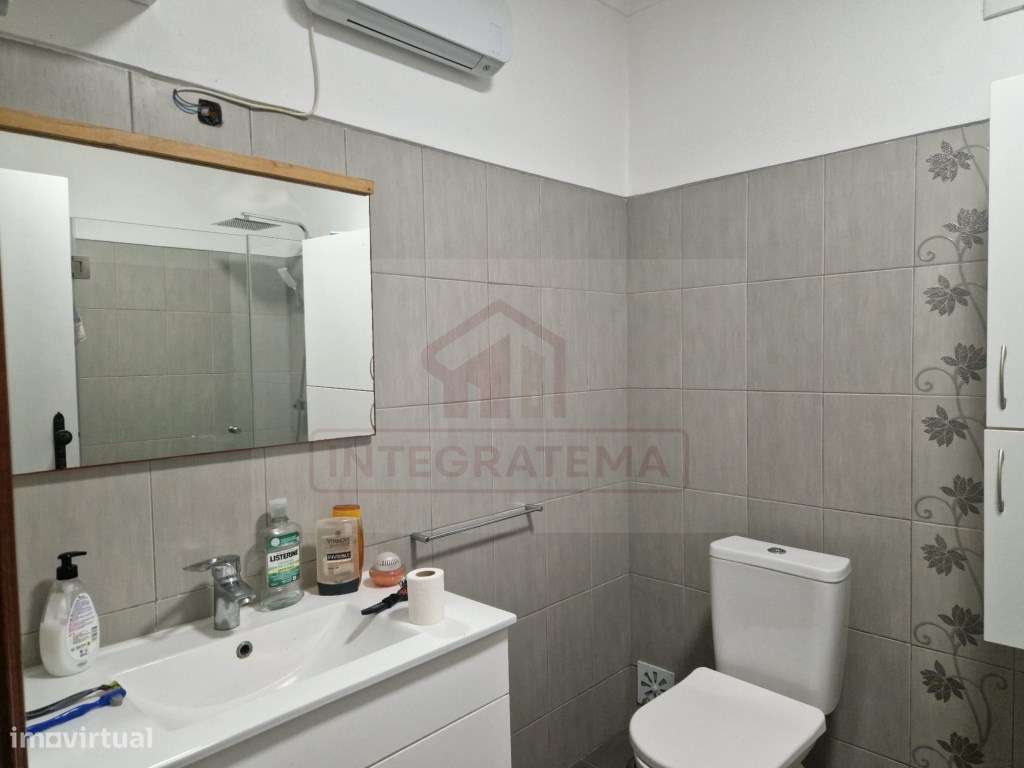 Apartamento T2 com garagem nas Caldas da Rainha-15