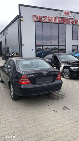 Dezmembram Mercedes-Benz C220 2.2 CDI an fabr. 2003 - 2