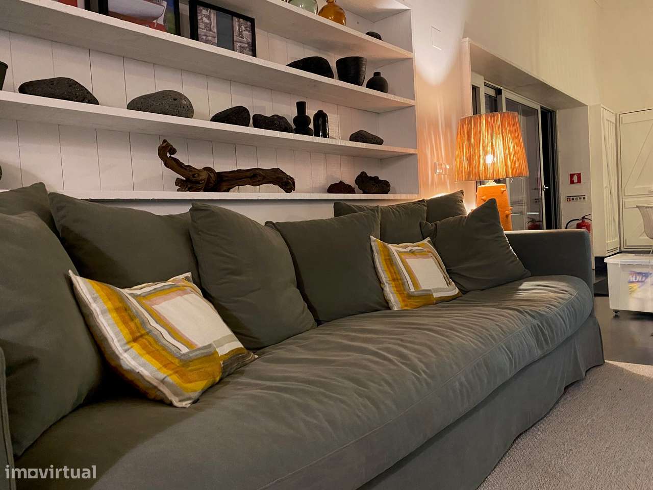 Moradia T3 contemporânea com jardim na Prainha, Ilha do Pico-15