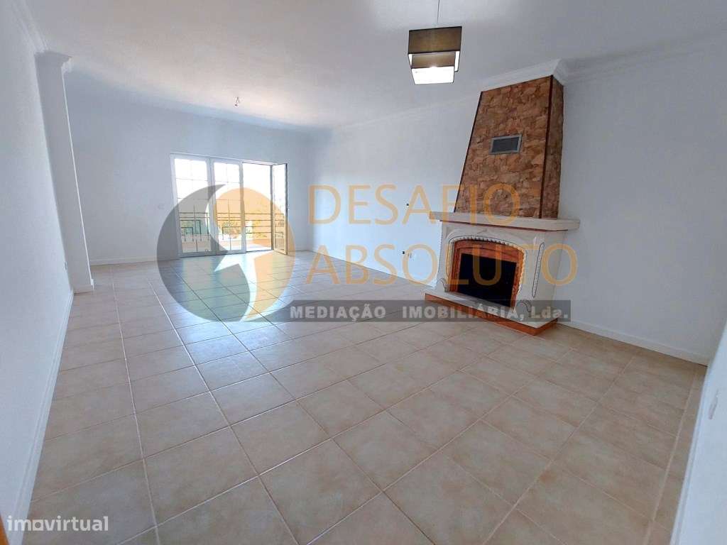 Moradia em Banda T4 c/ Piscina e Garagem. Quinta da Serralheira - S...-4