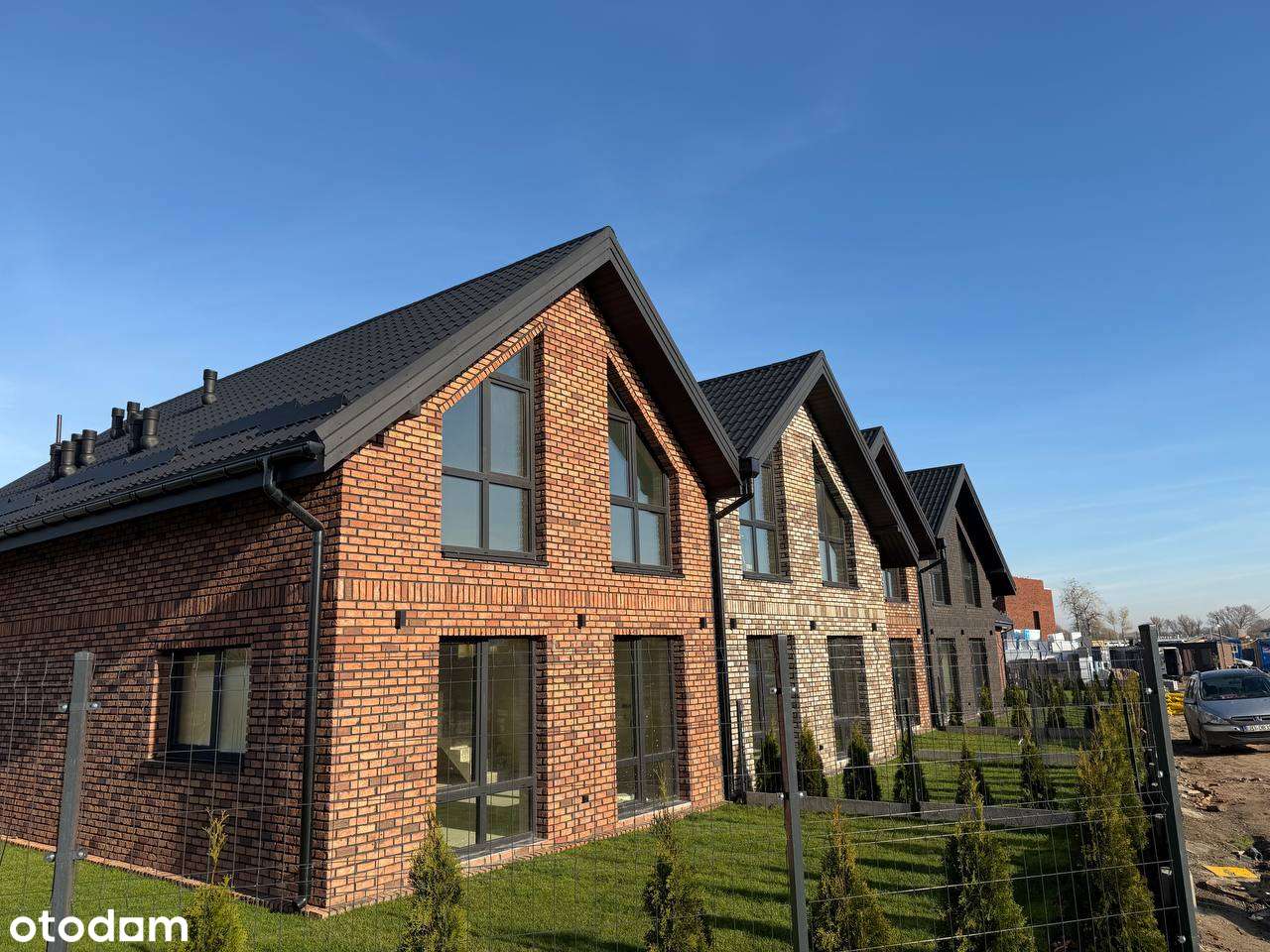 Prawy środkowy lokal - Pełny obrazek: 4/23