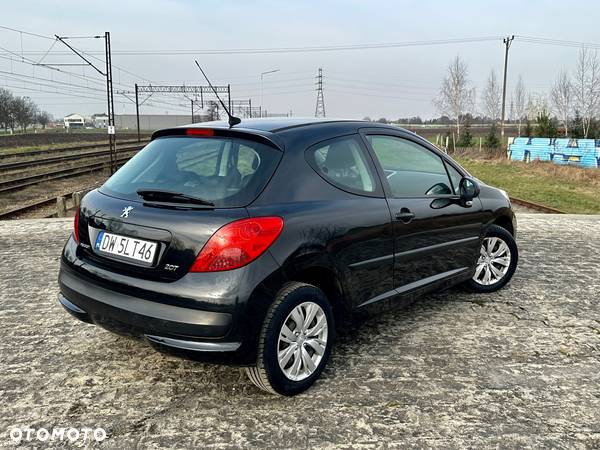 Peugeot 207 1.4 16V Trendy - 3