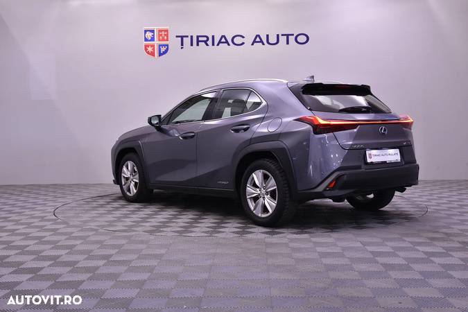 Lexus UX - 3