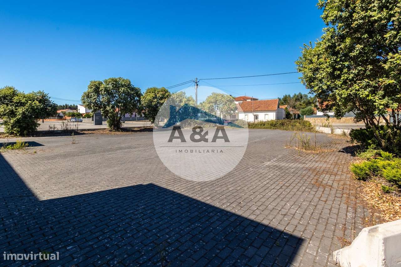 Armazém com parqueamento e Visibilidade - Grande imagem: 4/35