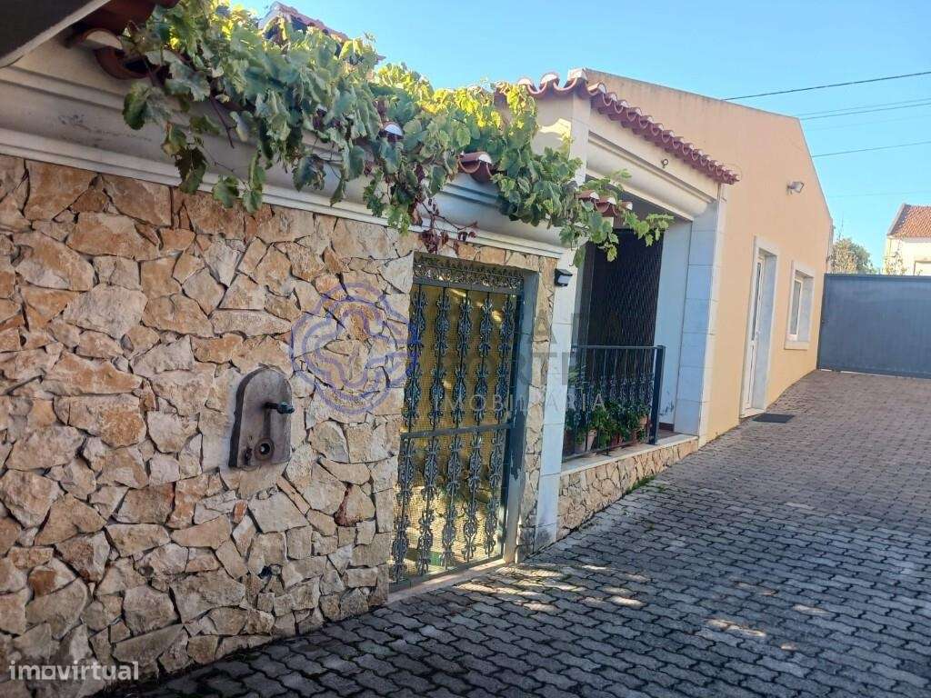 Moradia T4 em Sobrena – Excelente estado, com suite, churrasqueira sit - Grande imagem: 4/26