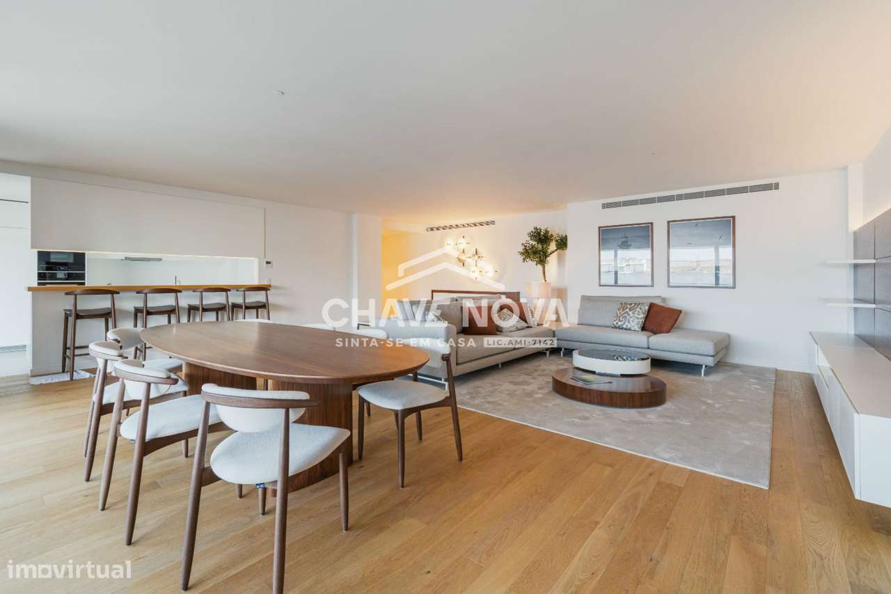 T4 Novo c/ Varanda em Lordelo do Ouro - Grande imagem: 5/25