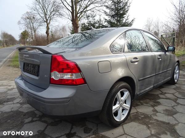 Volvo S40 2.4 - 7