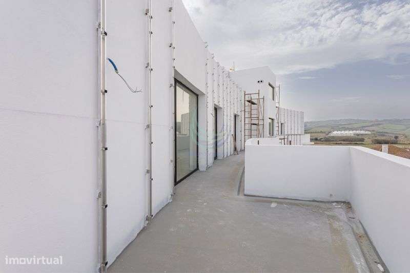 Apartamento T-4 mais 1.Roof Top com piscina no centro de Lourinha - Grande imagem: 5/8