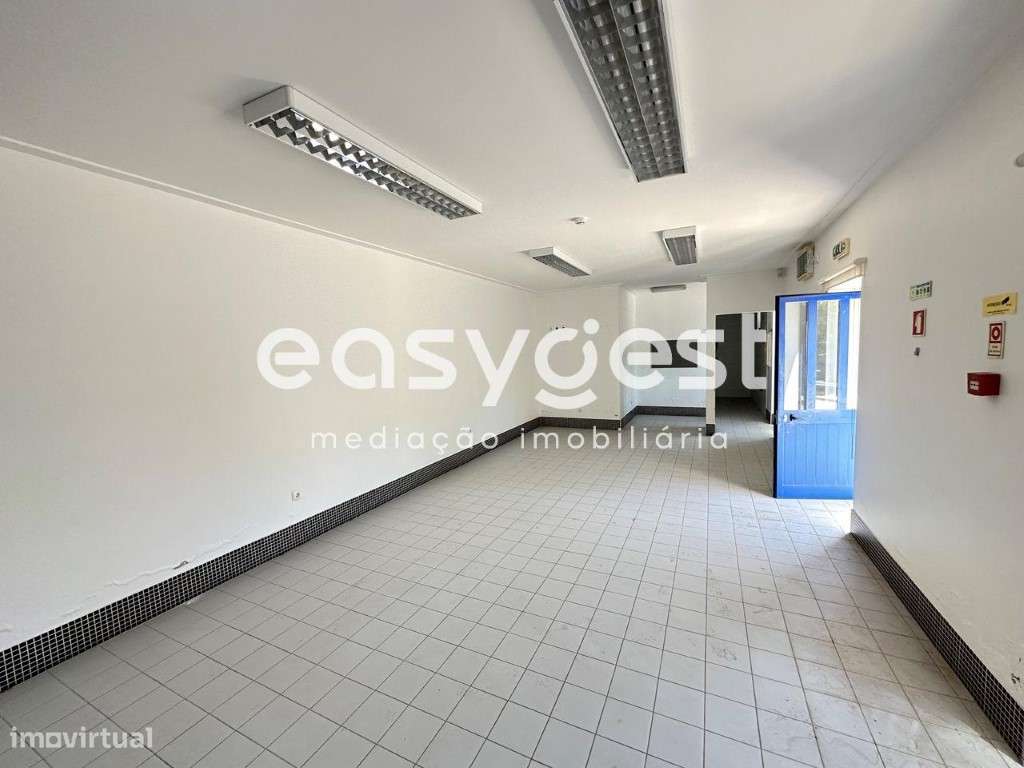 Centro Social com excelentes condições em Vila Nova de Foz Côa. - Grande imagem: 2/17