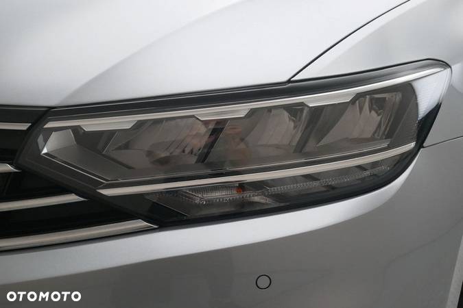 Volkswagen Passat 2.0 TSI Business DSG - 13