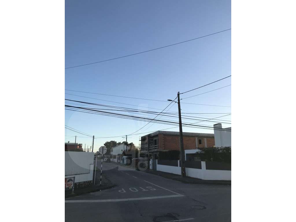 Moradia T4 com Piscina e 3 Suites, Fernão Ferro - Grande imagem: 4/5