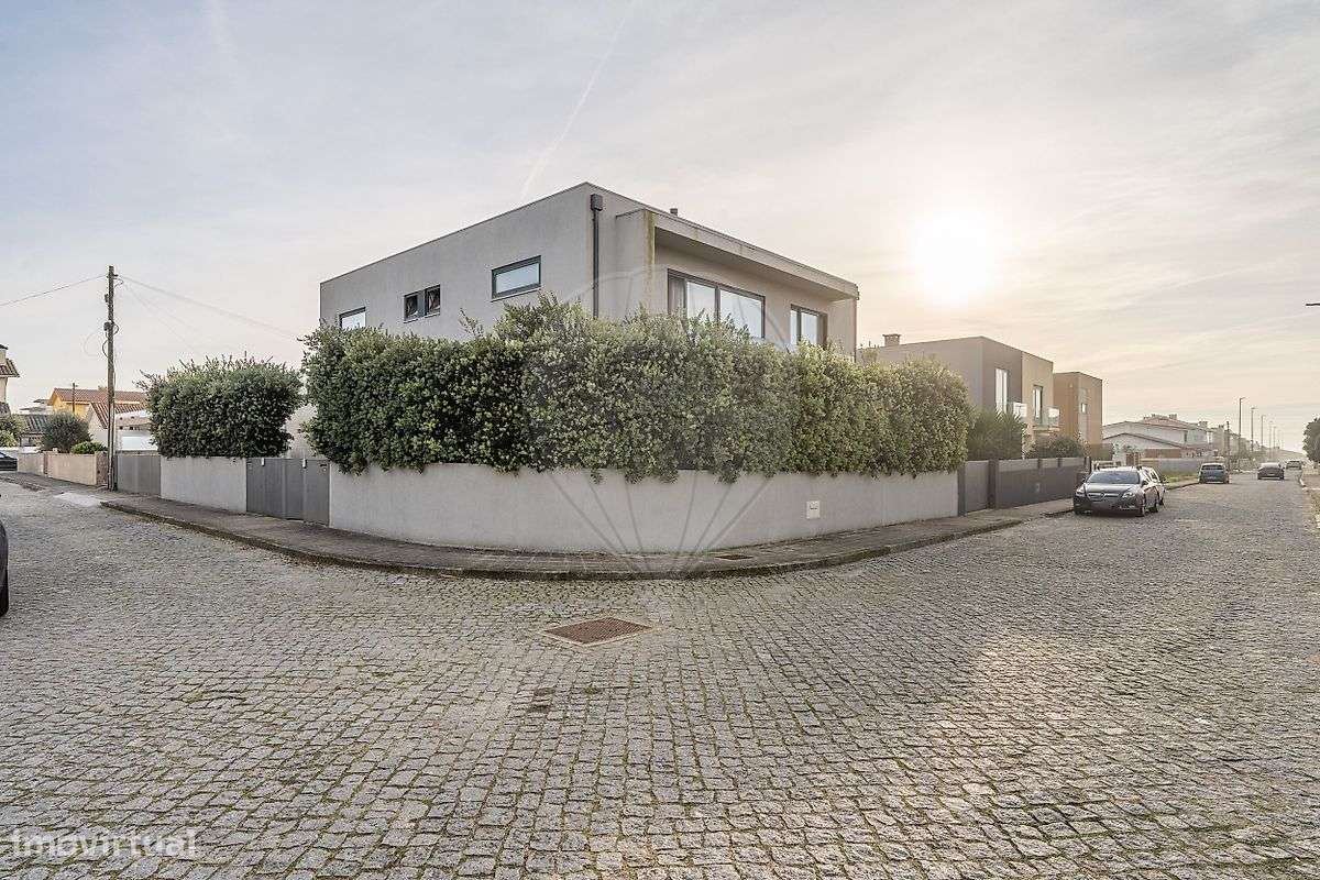 Moradia T2 para venda - Grande imagem: 2/27