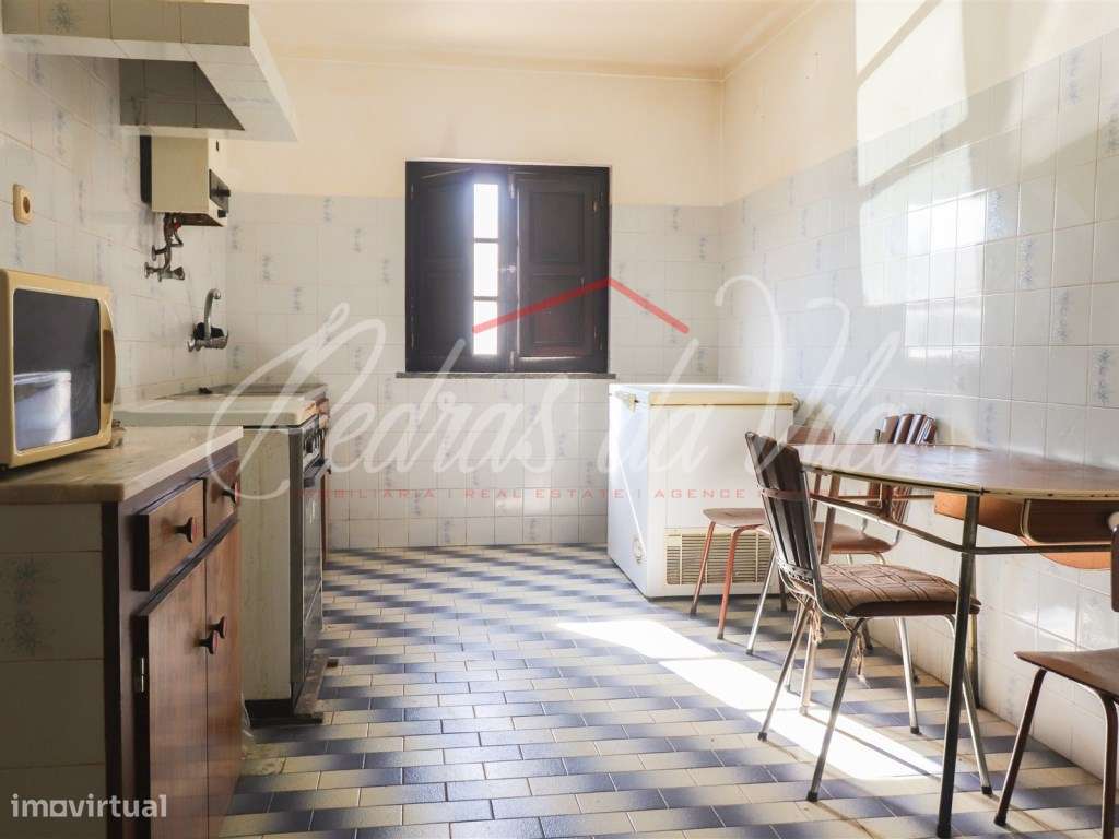 Excelente moradia T5 com anexo, quintal e garagem - Vila Nova de Mi... - Grande imagem: 3/45