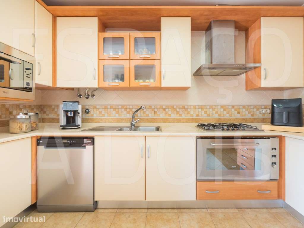 DESLUMBRANTE! Condomínio Privado com porteiro residente, vigilância...-39