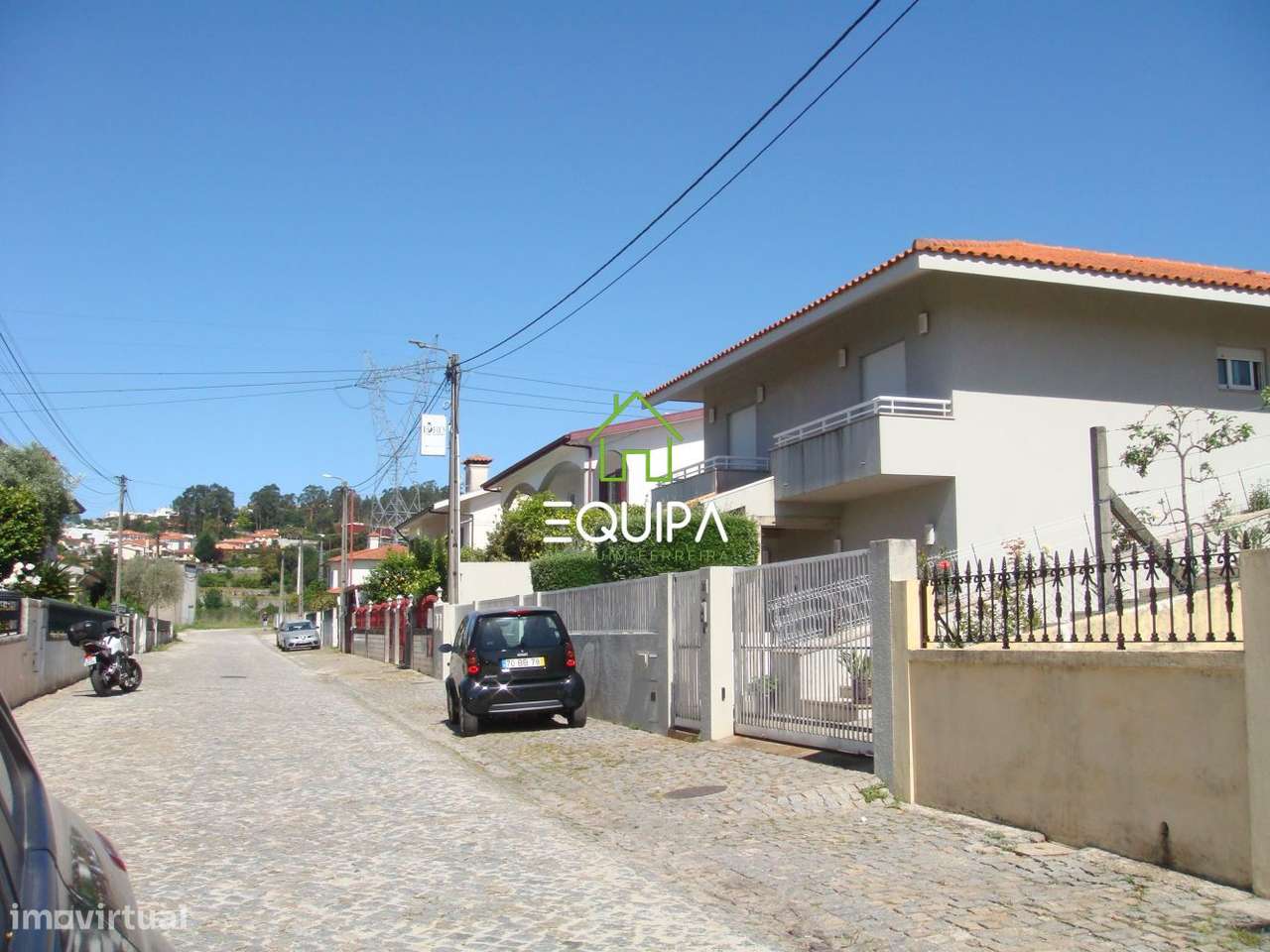 Prédio habitacional e restaurante em Lordelo, Guimarães-11