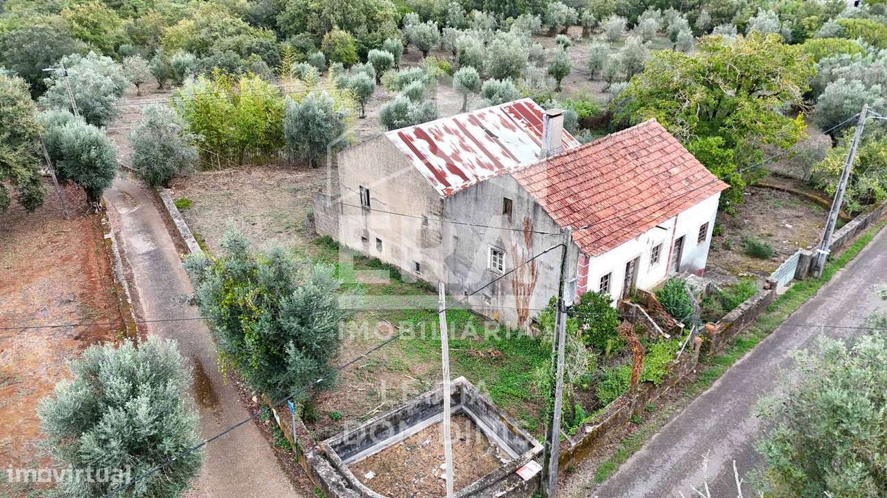 Moradia T3 em Ferreira do Zêzere implantada num terreno com 1000 m2-12
